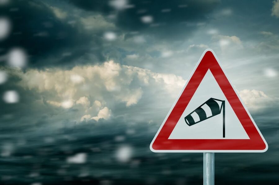 KMI waarschuwt voor hevige wind en stormweer