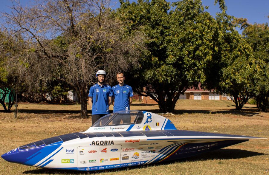 Pieter en Ronan racen binnenkort met zelfgebouwde zonnewagen door Zuid-Afrika: “Eerste keer tussen het verkeer”