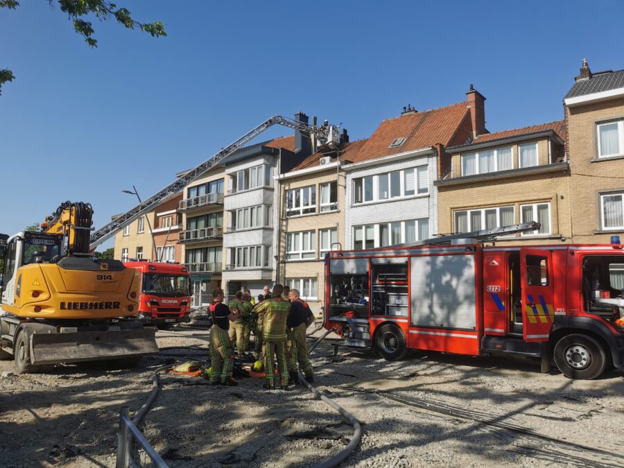 Appartement onbewoonbaar na brand maar bewoners tijdig geëvacueerd
