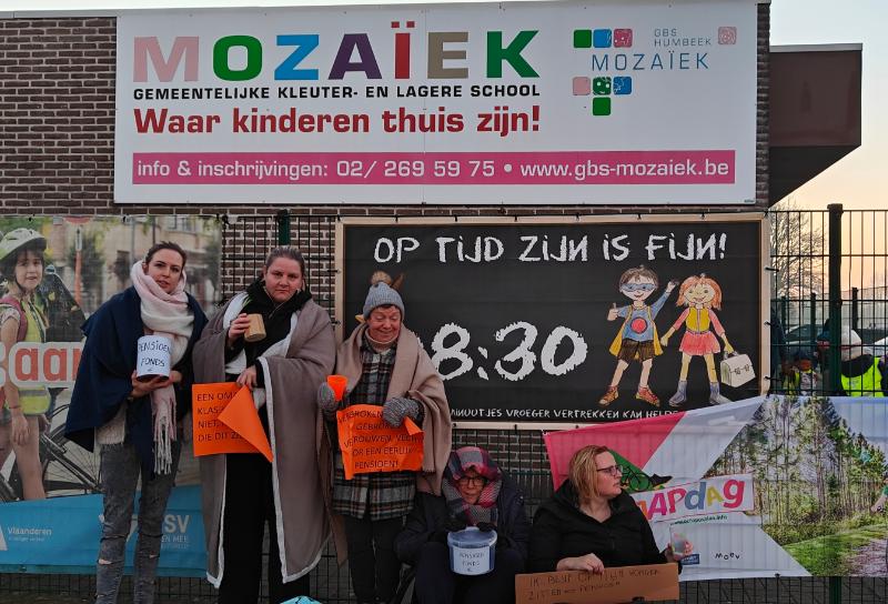 Bedelaars aan GBS Mozaïek in Humbeek