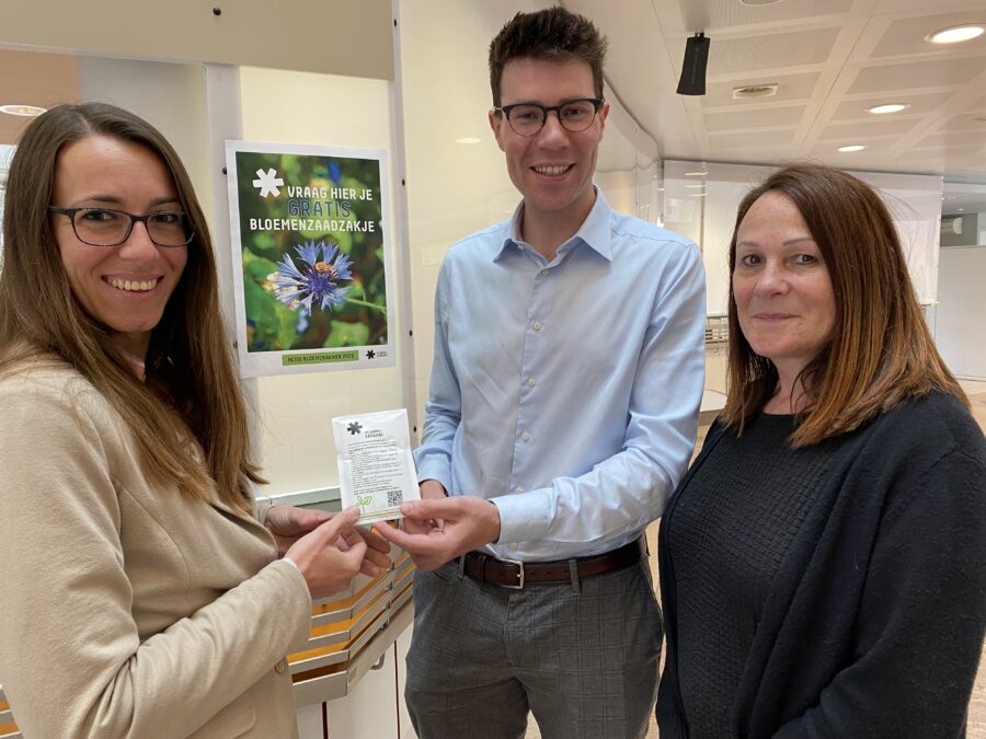 Lenteoffensief met gratis bloemenzaadzakjes en aandacht voor ontharding