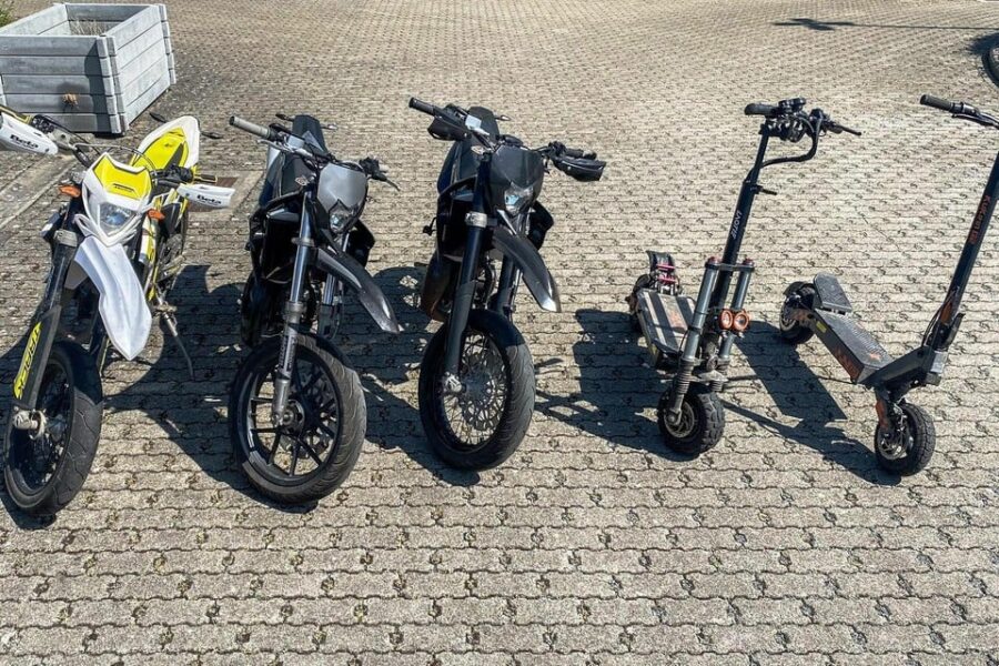 17 rijbewijzen ingetrokken en vijf opgedreven bromfietsen en steps in beslag genomen