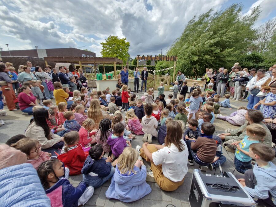 Takkentuin in kleuterschool Ter Dreef plechtig ingespeeld