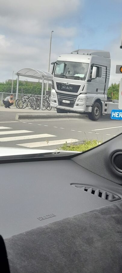 Gevaarlijk Hoppinpunt aan station Zellik blijft voor ernstige verkeersproblemen zorgen