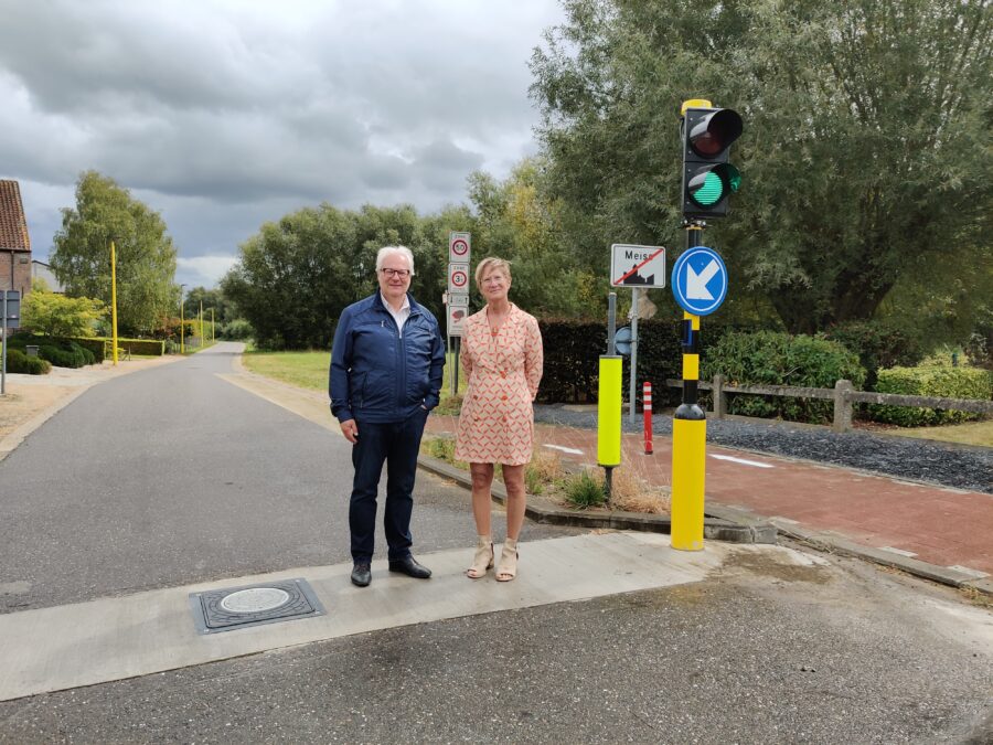 Verzinkbare paal moet sluipverkeer in Roostbaan en Rooststraat weren