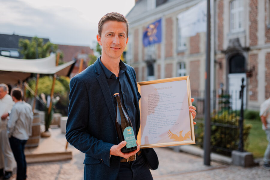 Droom van hobbybrouwer Bjorn (45) gaat in vervulling: “Grimbergen Cuvée 2025 ligt in rekken”