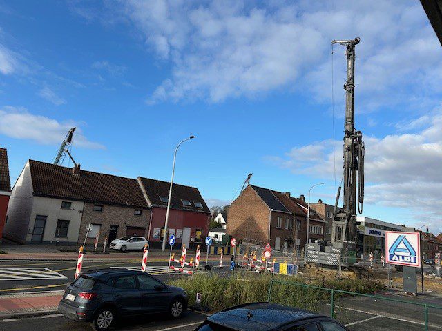 Funderingswerken voor de aanleg van fietstunnel in Walfergem zorgt voor slapeloze nachten.