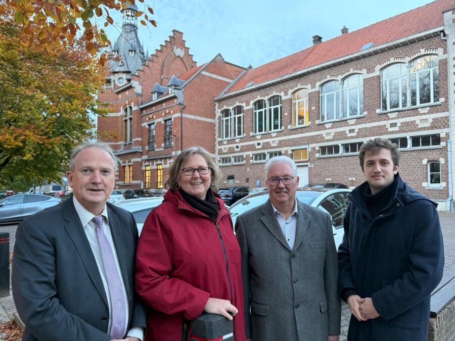 Renovatieplannen gemeentehuis ingeperkt: parkeerplaatsen behouden en groen licht voor nieuwbouw VBS Prinsenhof