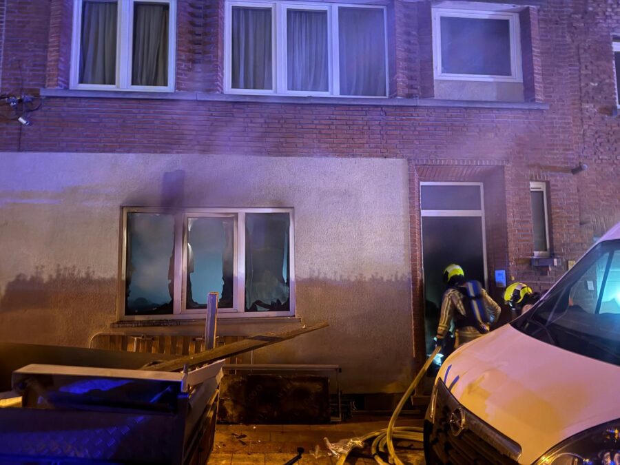 Brand verwoest woning in Wolvertem: gezin ontkomt via stelling