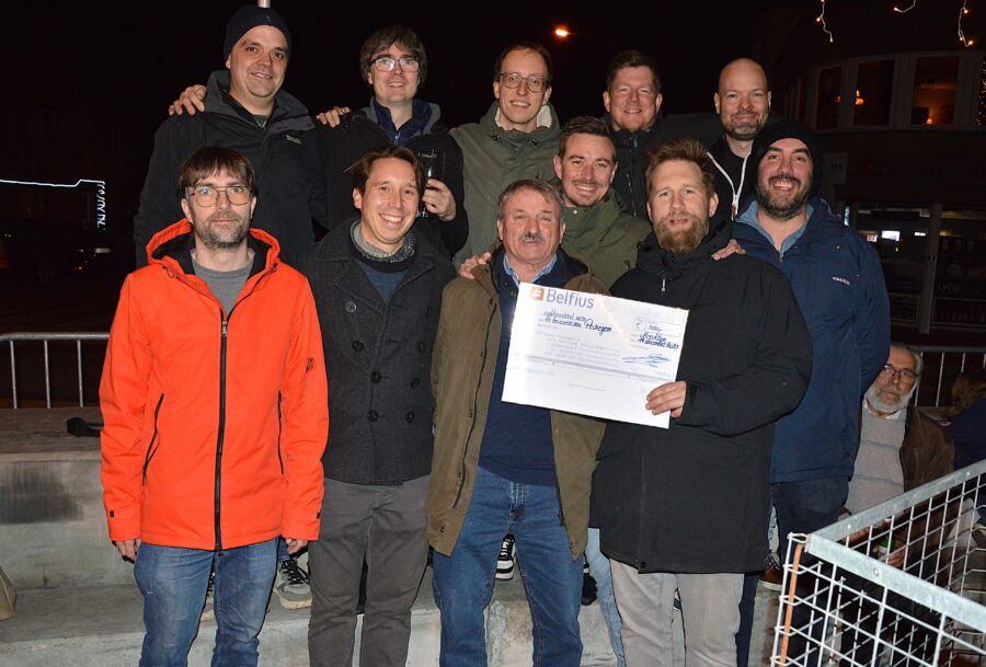 Peizegem verenigd rond de kerststal van Pint & Vriend