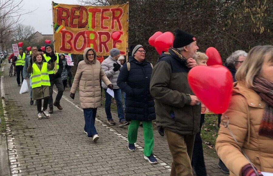 Protestmars tegen sluiting Ter Borre: petitie met 3.526 handtekeningen overhandigd