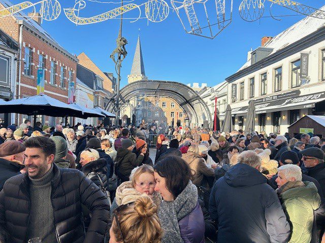 De gemeente Asse organiseerde een gezellige nieuwjaarsreceptie voor alle inwoners (met sfeerbeelden)