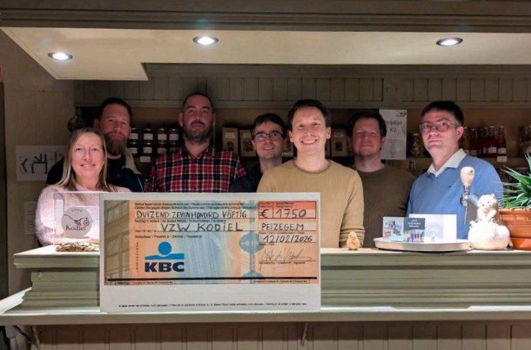 Pint & Vriend schonk opbrengst van kerststal of 1.750 euro aan vzw Kodiel