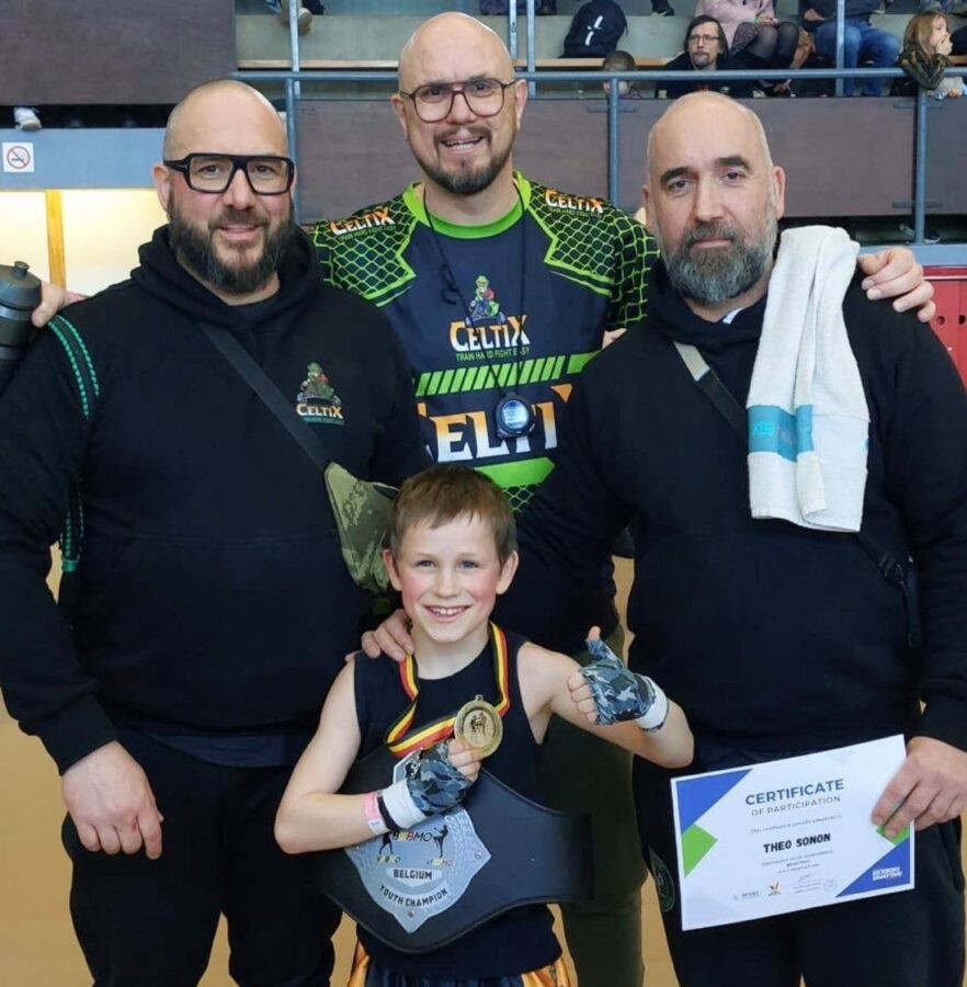 Kickbokser Theo Sonon is nog maar tien jaar en al Belgisch kampioen!