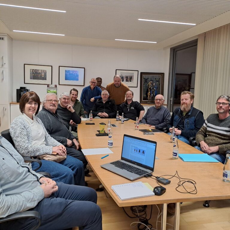 Bestuur schakelt inwoners en imkers in tegen Aziatische hoornaar