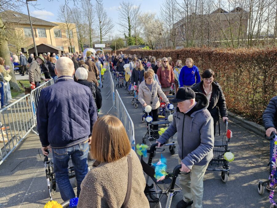 Wereldrecord ‘Aantal rollators in beweging’ gevestigd op opendeurdag van W. V OPcura te Opwijk