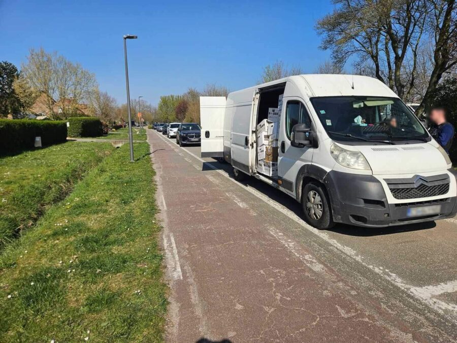 Twee mannen opgepakt na grootschalig sluikstorten aan A12-parking