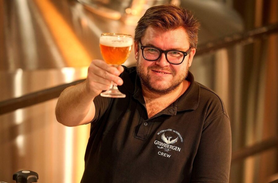 Grimbergen brengt nieuw blond bier op de markt: “Toegankelijker, maar met vertrouwde smaak”